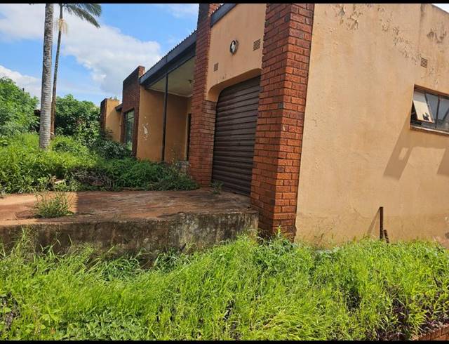 5 BEDROOM HOUSE FOR SALE IN SIBASA